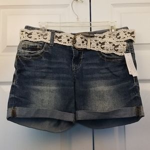 No boundaries shorts